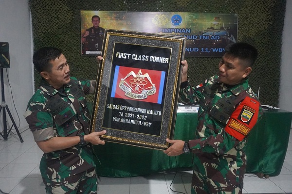 Dirsen Pussenarhanud Kodiklatad Kunjungi Pos Kotis Satgas Kodim Maluku Batalyon Arhanud 11/WBY