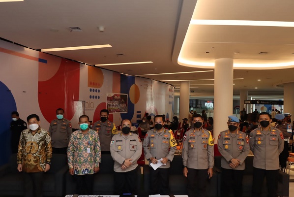 Kapolres Kubu Raya Menghadiri Zoom Meeting Vaksinasi Serentak Indonesia di GMC