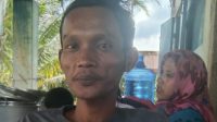 Heriadi (35) Warga Dusun Sadap Tari Memberikan Apresiasi, Rabu (01/06/2022), (Foto: BN/AL)