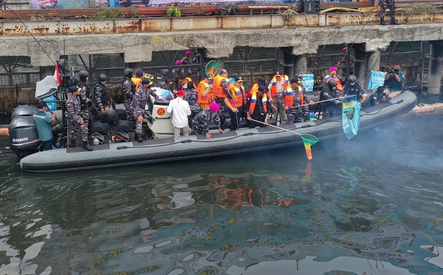 Canangkan Gerakan Nasional Laut Bersih, TNI-AL Menerima Muri ke-6