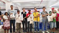 Anggota DPRD Medan dan Den Intel Kodam IBB Bagikan Sembako